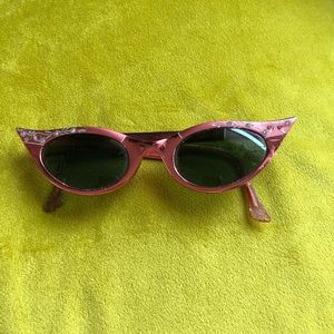 Vintage Cat Eye Sunglasses with prescription lenses (can be removed).